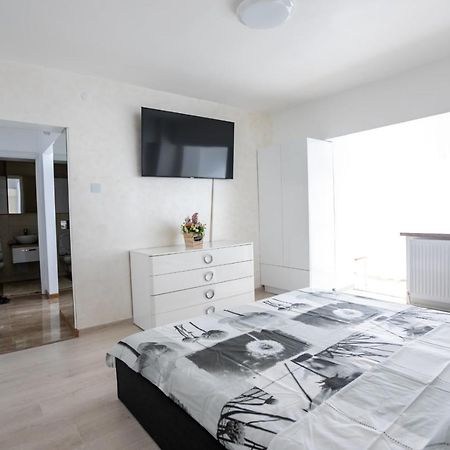 Apartament Central Targu Jiu Ngoại thất bức ảnh