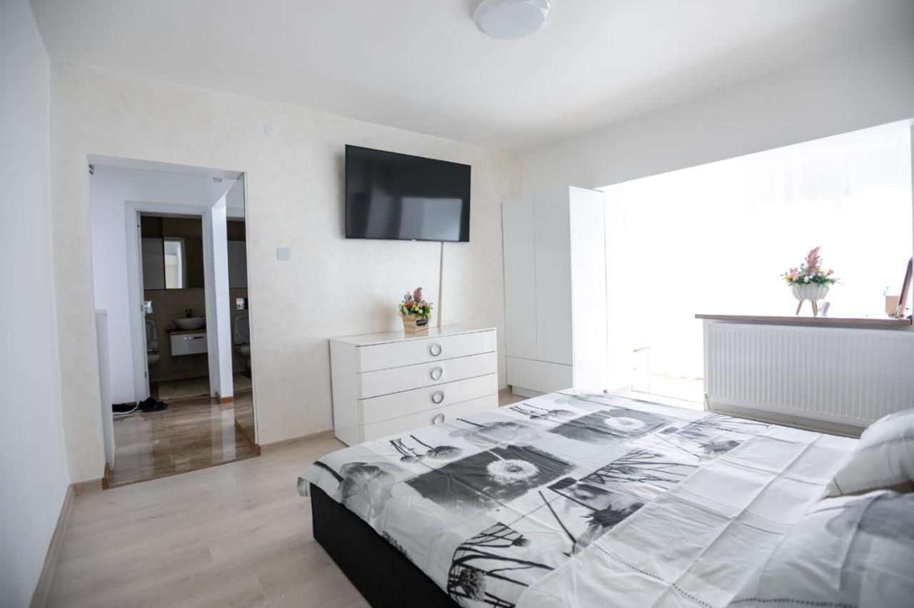 Apartament Central Targu Jiu Ngoại thất bức ảnh