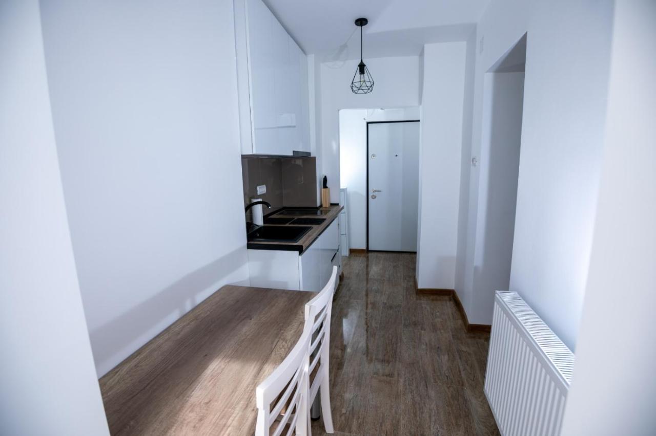 Apartament Central Targu Jiu Ngoại thất bức ảnh