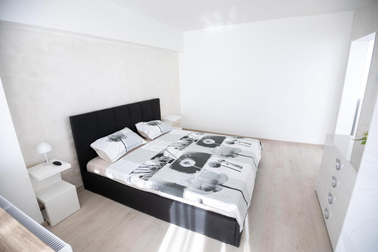 Apartament Central Targu Jiu Ngoại thất bức ảnh